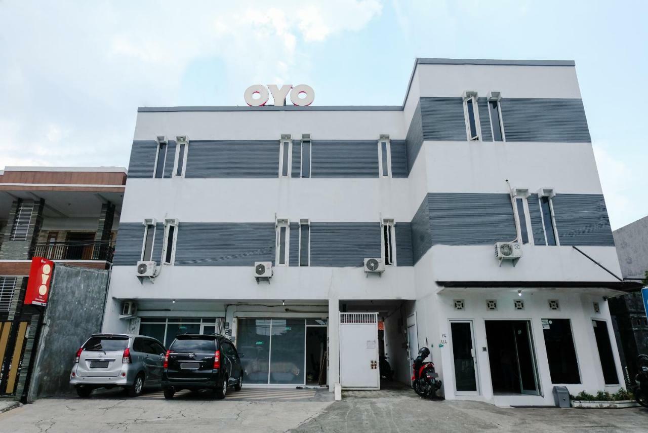 Oyo 528 Safa Guest House Malang Exterior photo